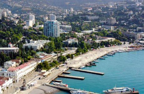 4 апреля 1838 года Ялта получила статус уездного города