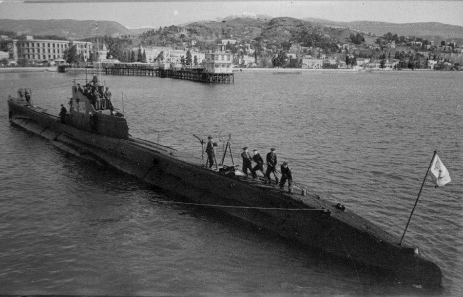 МОРЯКИ-ГИДРОГРАФЫ  В  КЕРЧЕНСКО-ФЕОДОСИЙСКОЙ  ДЕСАНТНОЙ  ОПЕРАЦИИ
