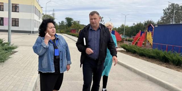 И.о. главы администрации Игорь Крутьков посетил детский сад № 3 «Сказка» на Вокзальном шоссе