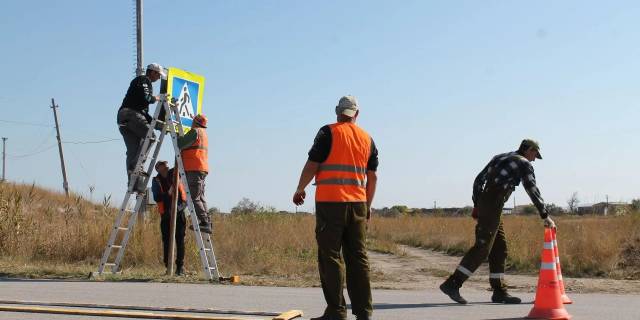 В районе Нижней Жуковки нанесли дорожную разметку
