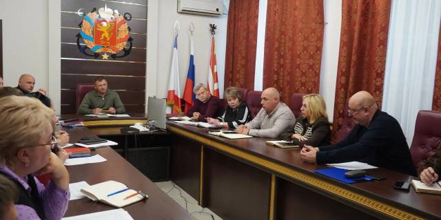 В администрации Керчи прошло совещание по работе с обращениями граждан