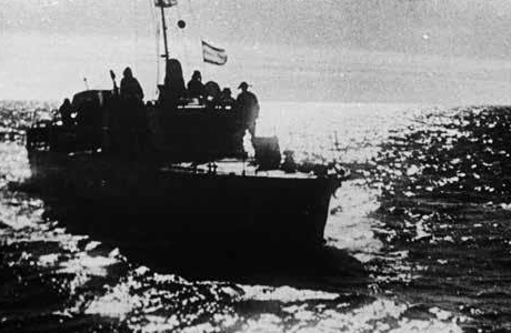 ПРИШЛОСЬ ДЕВЧОНКАМ ВОЕВАТЬ...